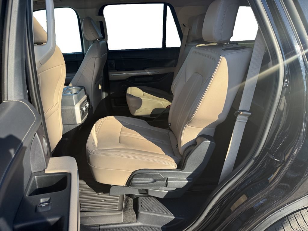 Certified 2024 Ford Expedition Limited image 18