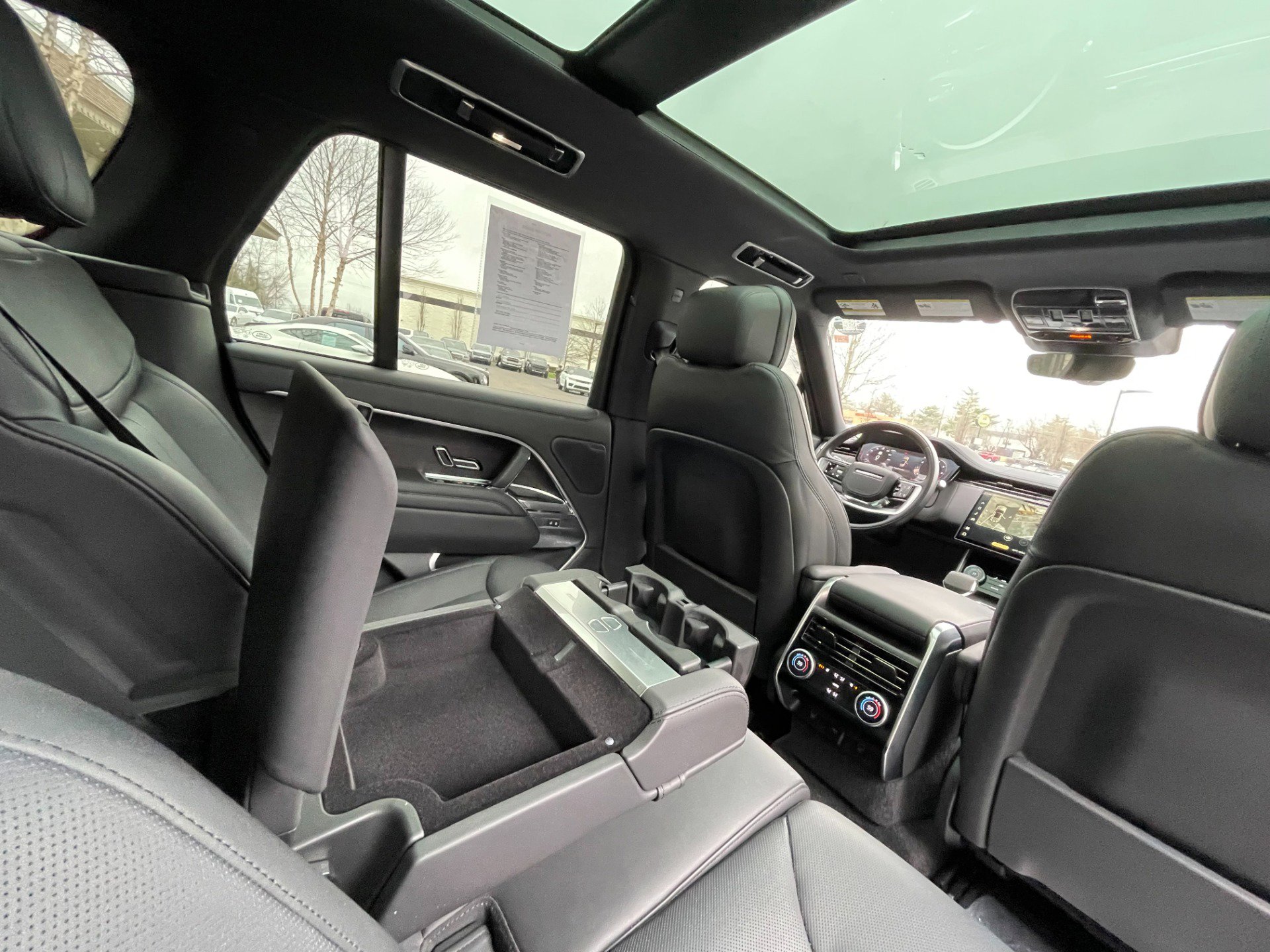 Used 2023 Land Rover Range Rover SE image 19