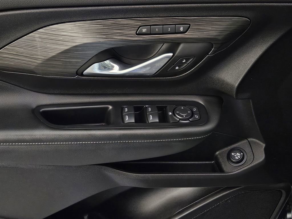 Used 2024 GMC Terrain SLT w/ Elevation Edition image 24