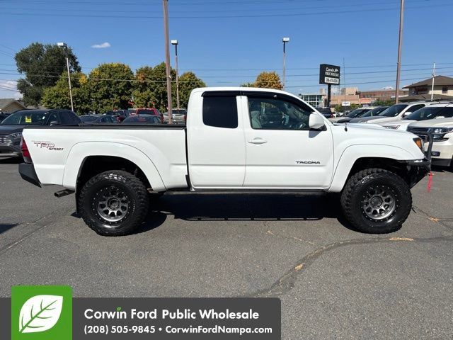 Used 2011 Toyota Tacoma 4x4 Access Cab V6 w/ TRD Sport Pkg image 3