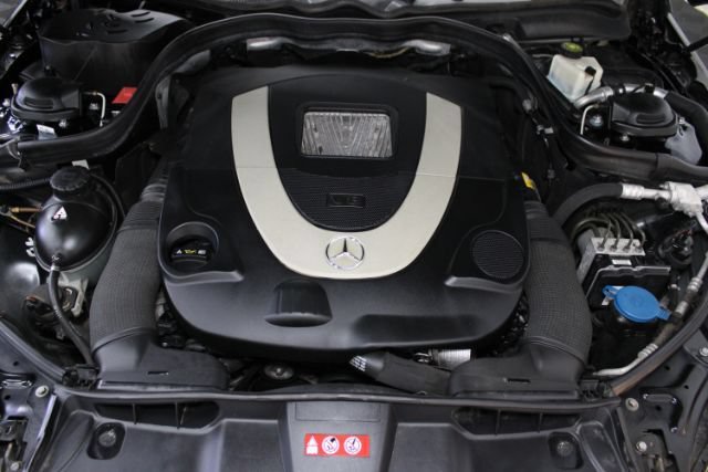 Used 2010 Mercedes-Benz E 550 Sedan w/ Premium 1 Pkg image 32