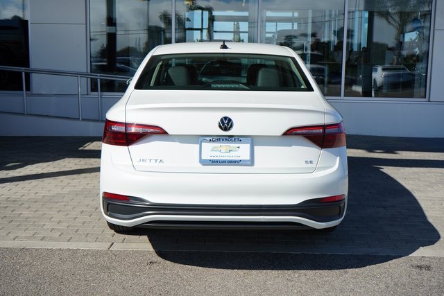 Used 2023 Volkswagen Jetta SE image 6
