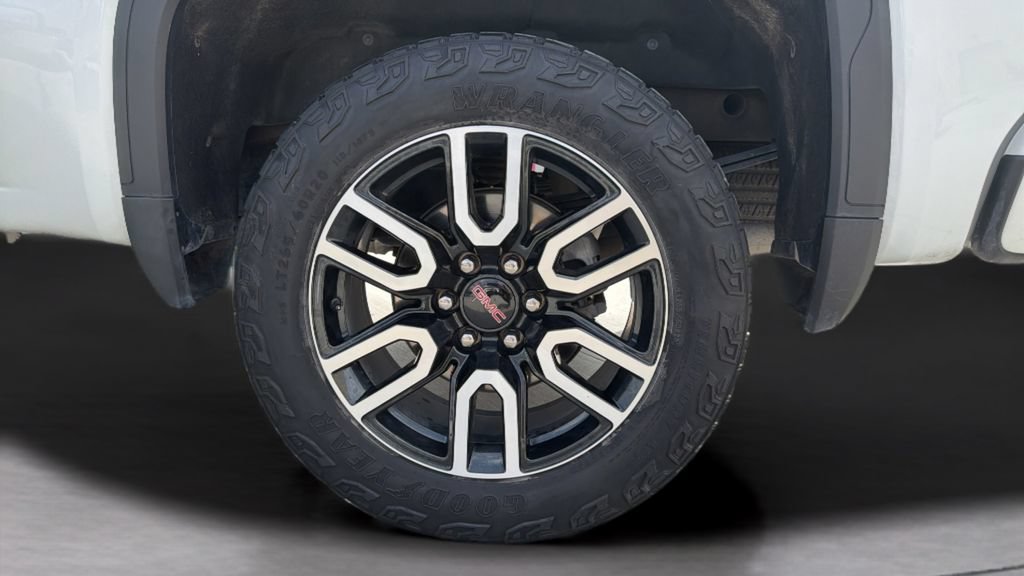 Used 2024 GMC Sierra 1500 AT4 w/ Technology Package AWD/4WD image 13