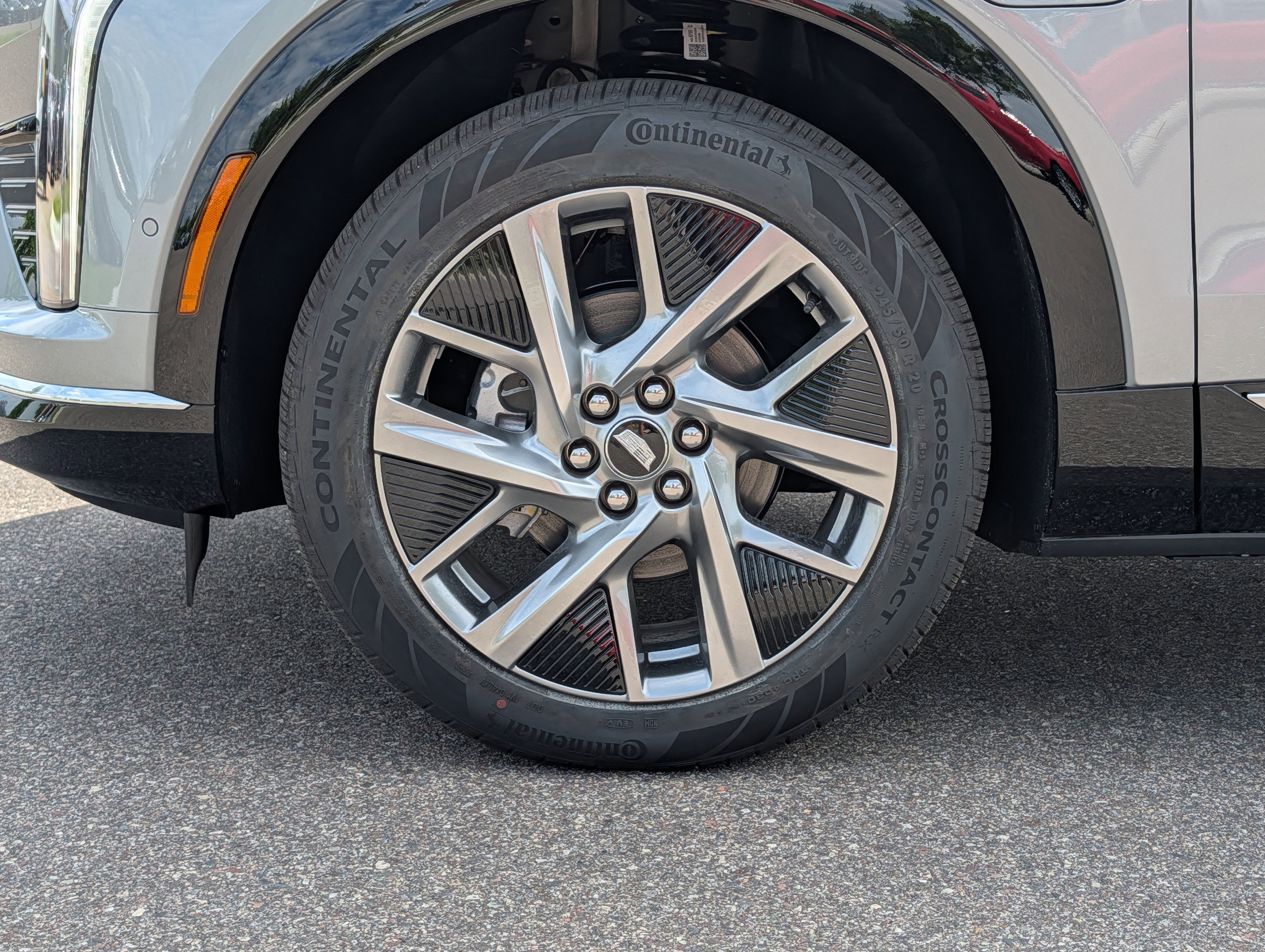 New 2026 Cadillac Optiq Luxury 1 w/ LPO, Floor Liner Package AWD/4WD image 7