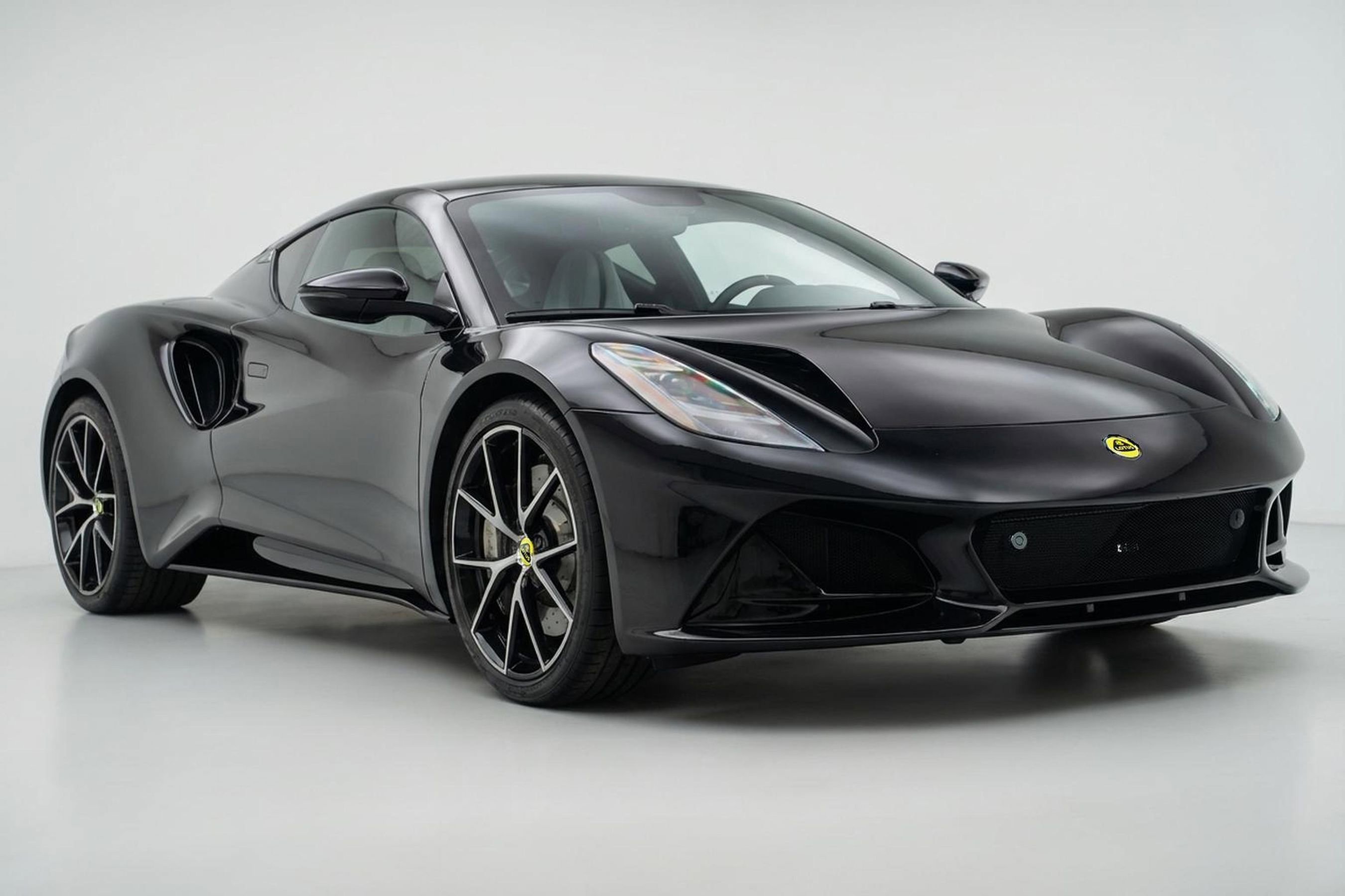 New 2025 Lotus Emira image 10