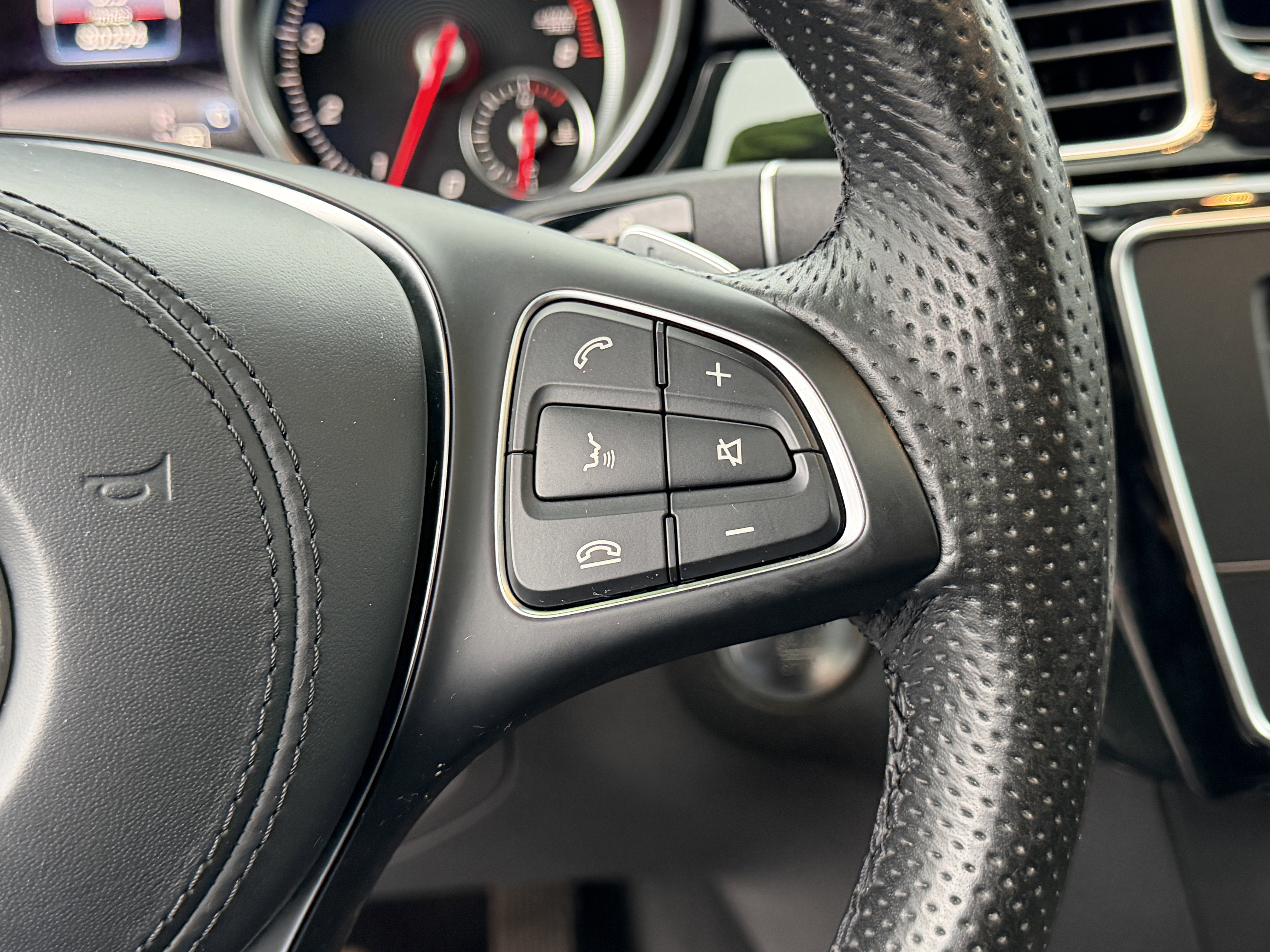 Used 2019 Mercedes-Benz GLS 450 4MATIC image 18