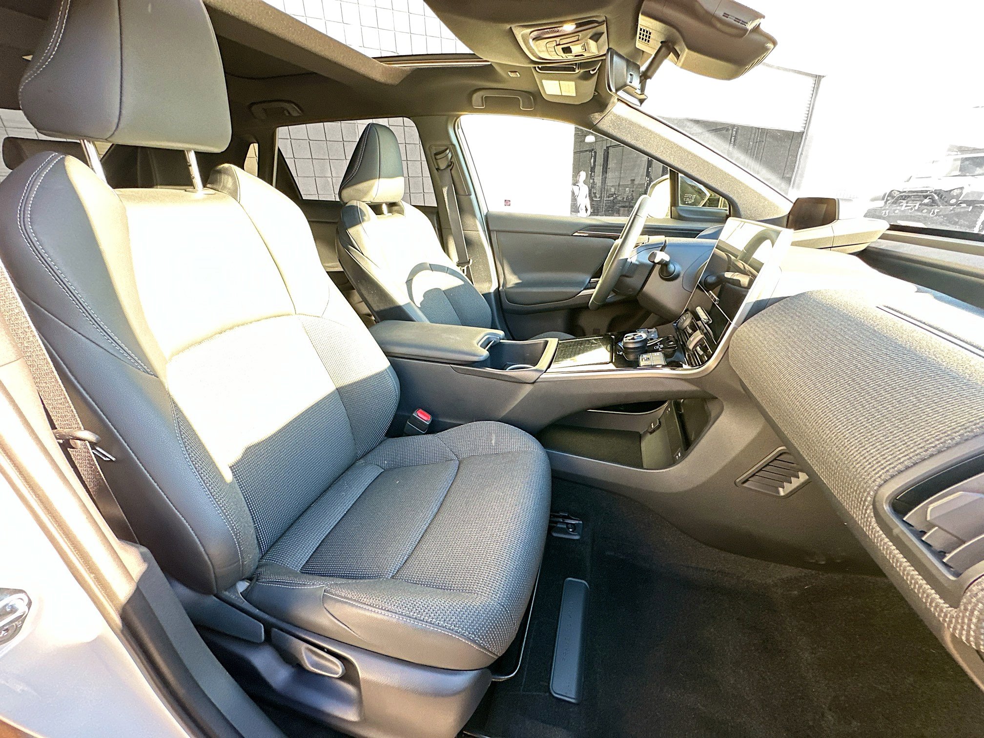 Used 2024 Toyota bZ4X XLE w/ Weather Package image 31