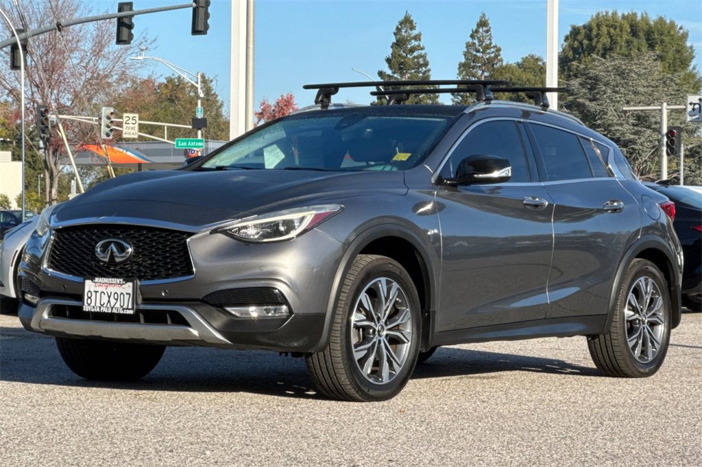 Used 2017 INFINITI QX30 Premium w/ Navigation Package image 7