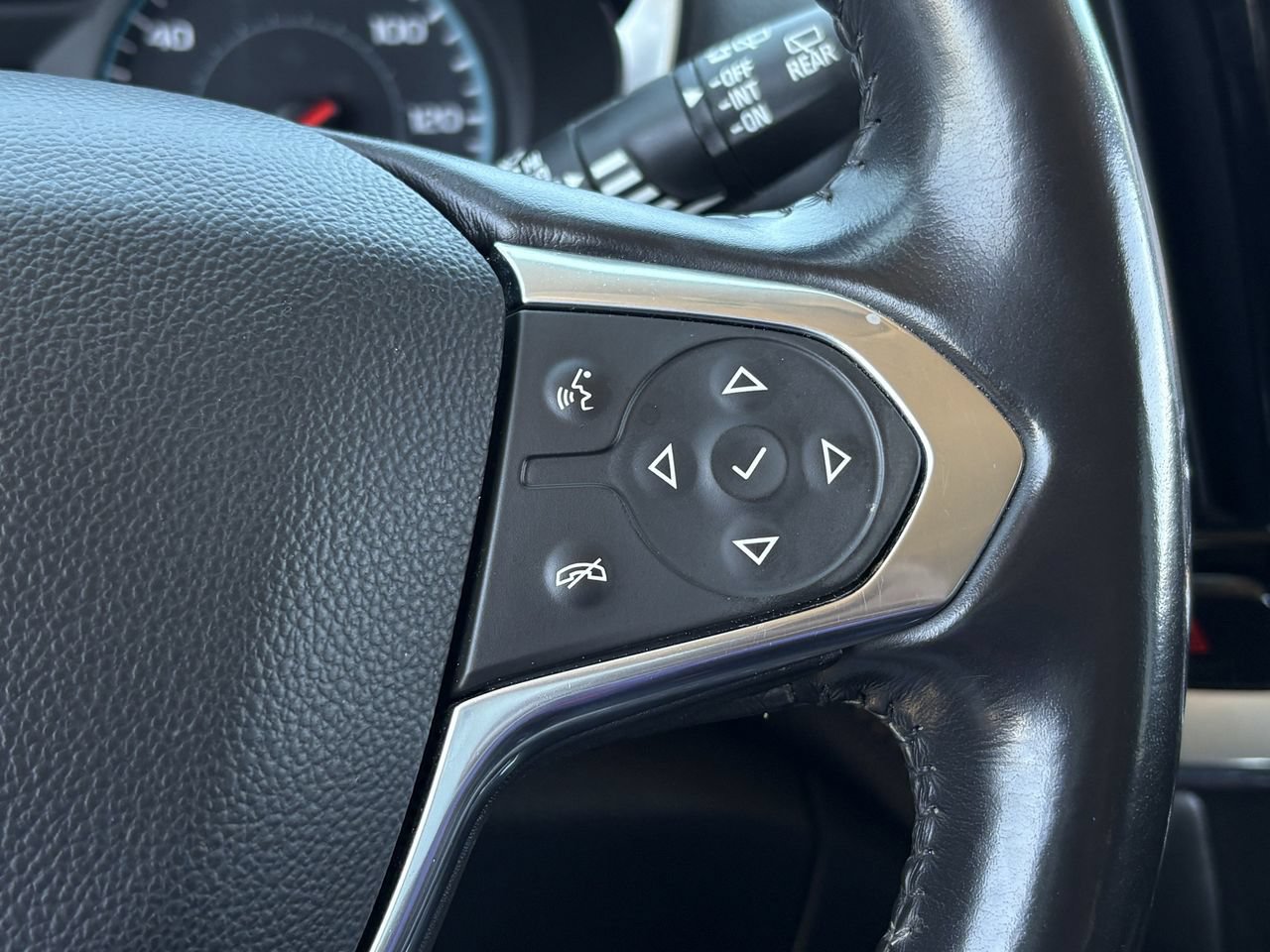 Used 2020 Chevrolet Traverse LT AWD/4WD image 17