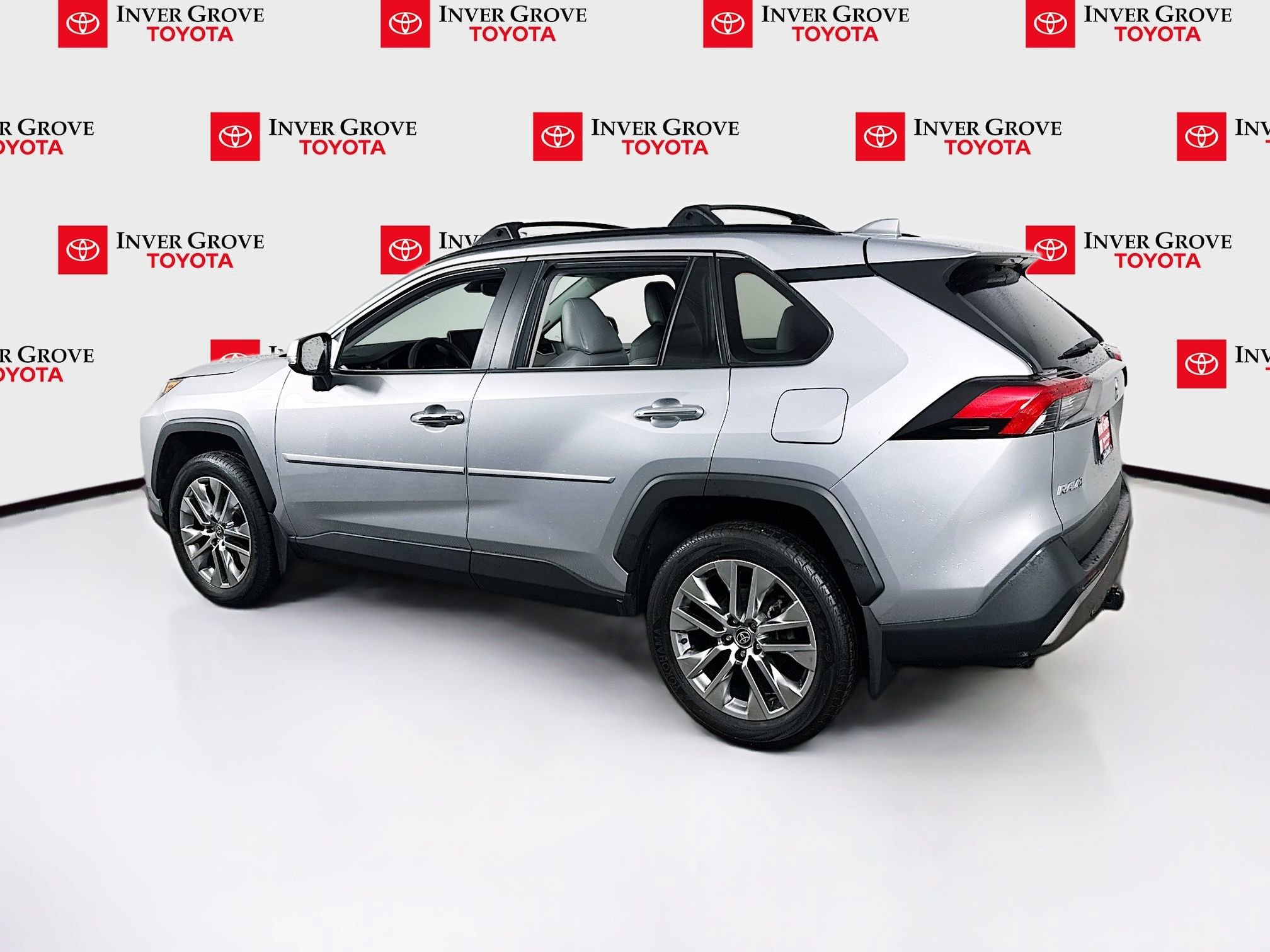 Used 2023 Toyota RAV4 Limited AWD/4WD image 7