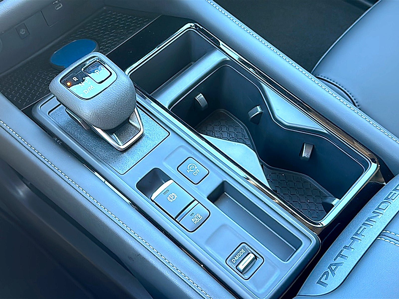 New 2026 Nissan Pathfinder SL w/ SL Premium Package FWD image 26