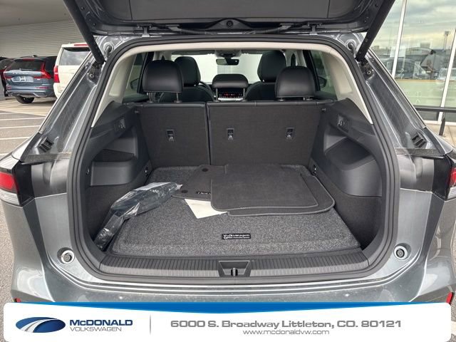 Used 2025 Volkswagen Tiguan SE AWD/4WD image 15