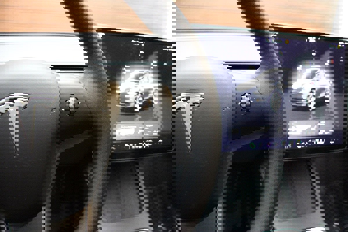 Used 2023 Tesla Model Y Long Range image 24