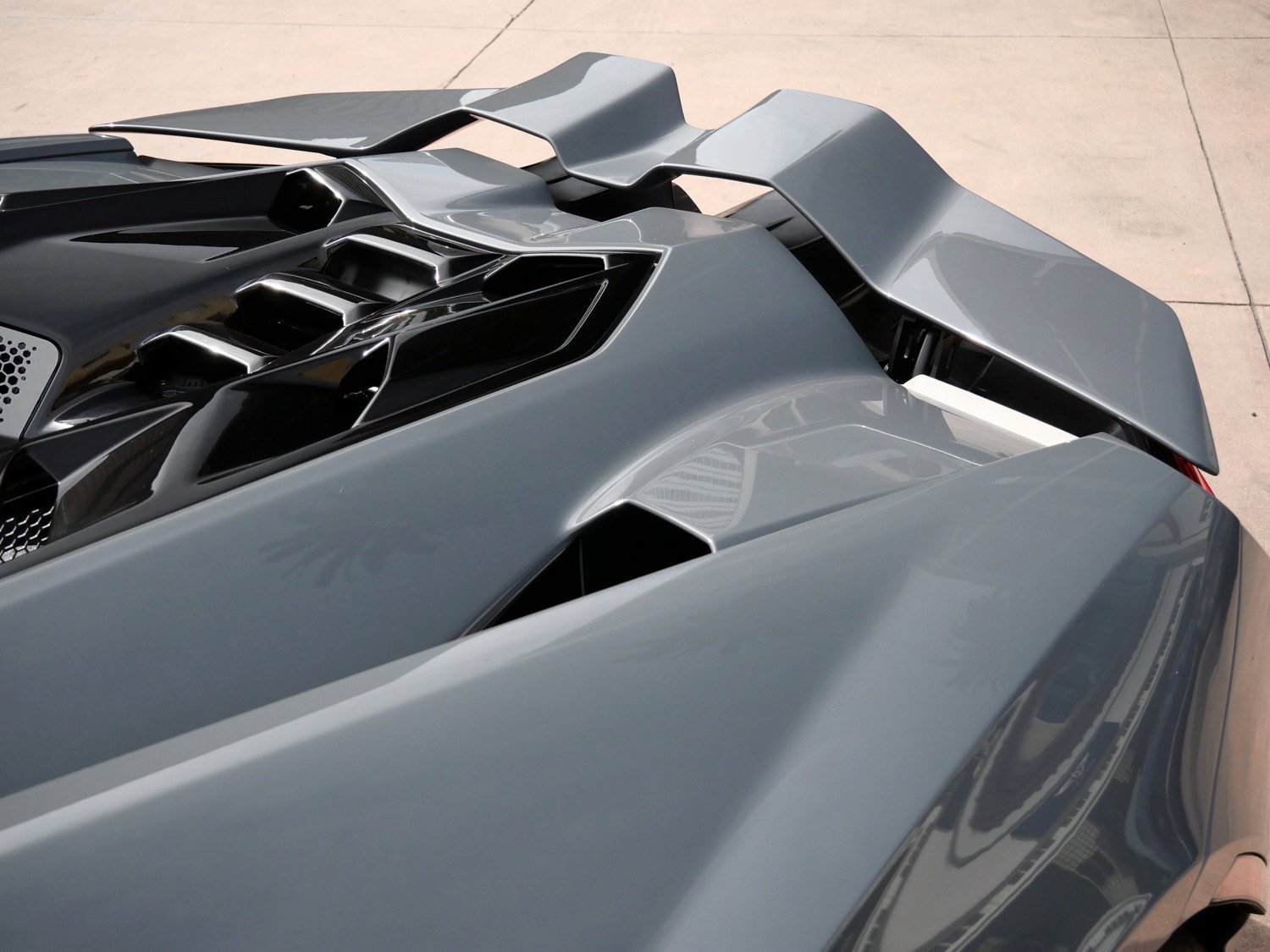 Used 2024 Lamborghini Revuelto image 13