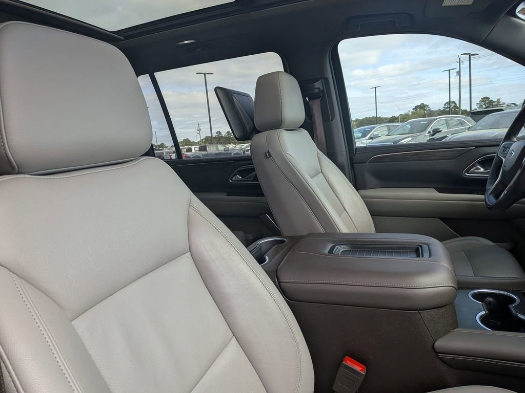 Used 2021 Chevrolet Suburban Z71 w/ Luxury Package image 33