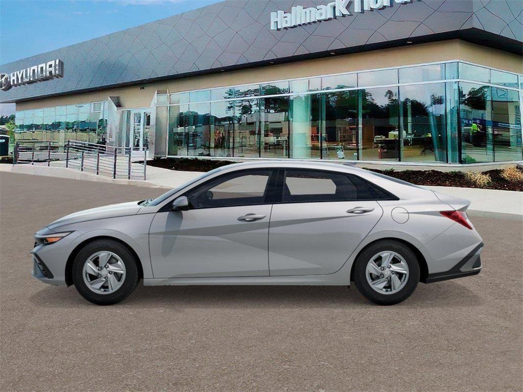 New 2026 Hyundai Elantra SE image 3