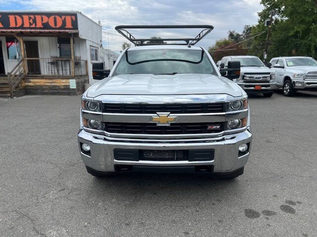 Used 2015 Chevrolet Silverado 2500 LT w/ LT Convenience Package image 2