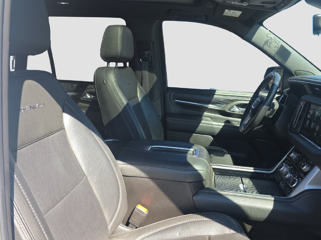 Used 2021 GMC Yukon Denali w/ Denali Premium Package AWD/4WD image 20