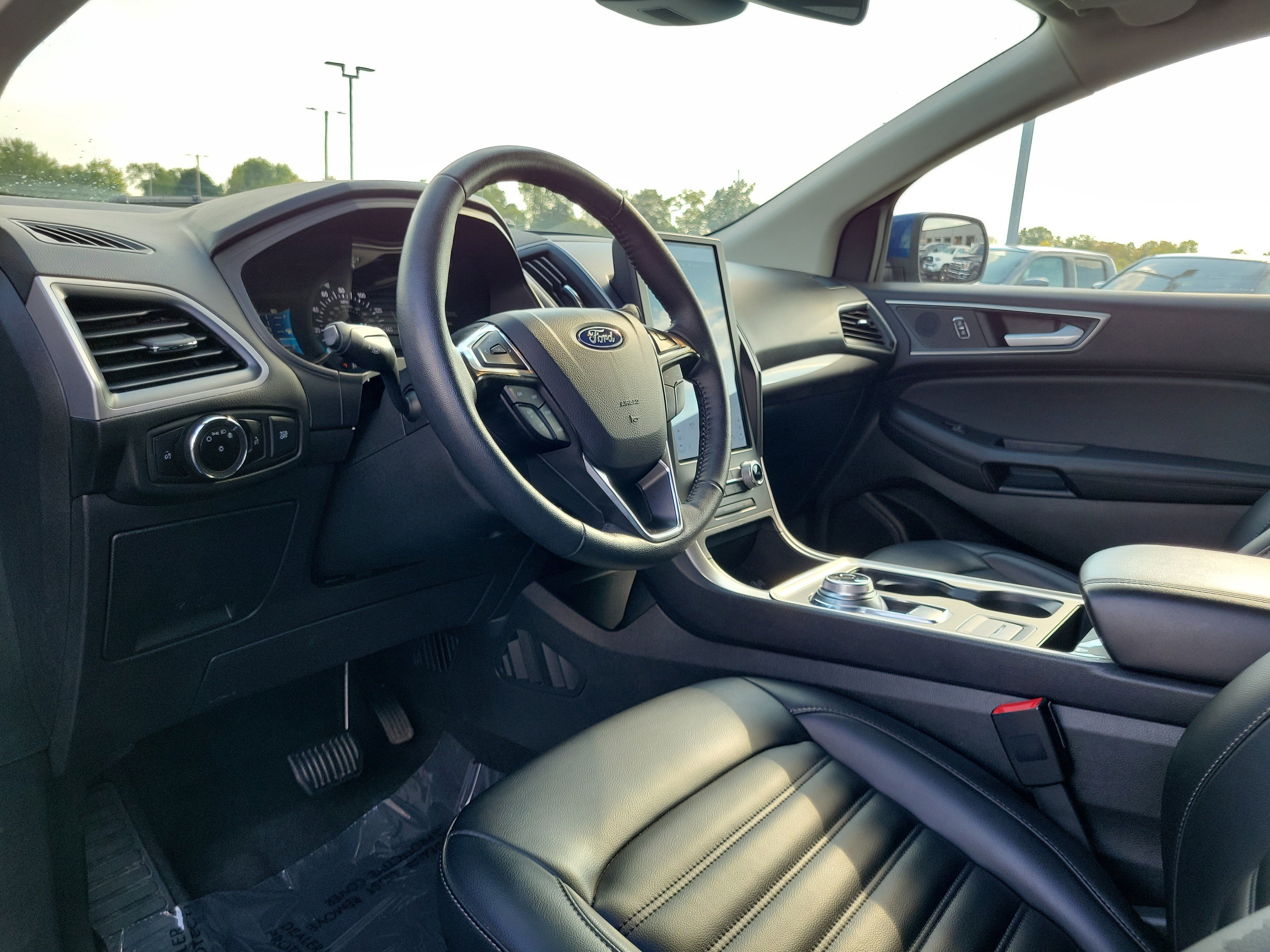 Used 2024 Ford Edge SEL image 19