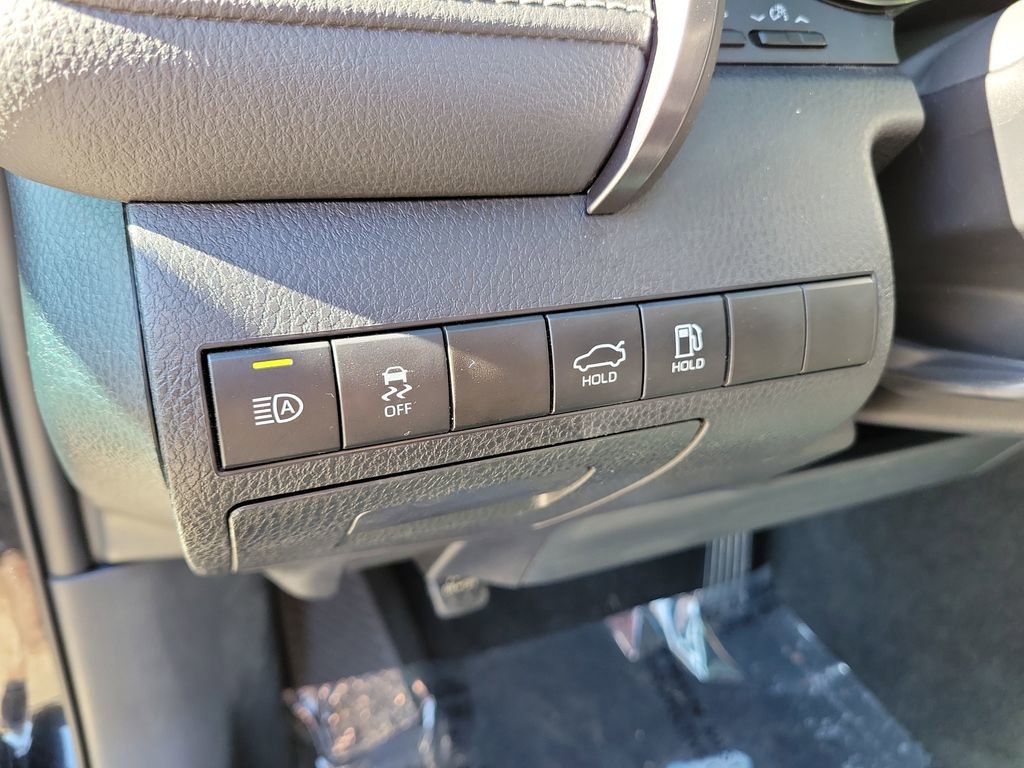 Used 2021 Toyota Camry SE w/ Convenience Package image 17