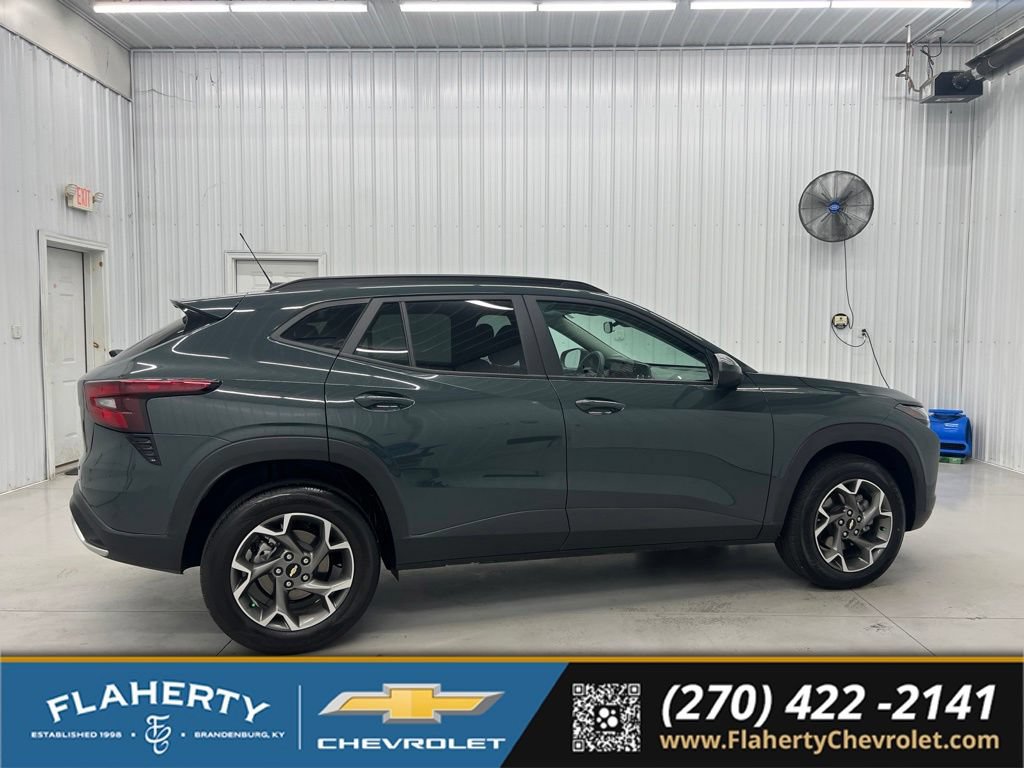 Used 2025 Chevrolet Trax LT FWD video 2