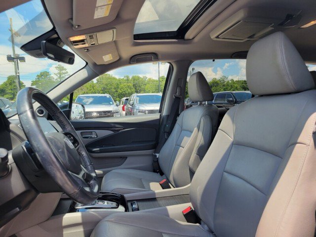 Used 2019 Honda Pilot Touring image 9