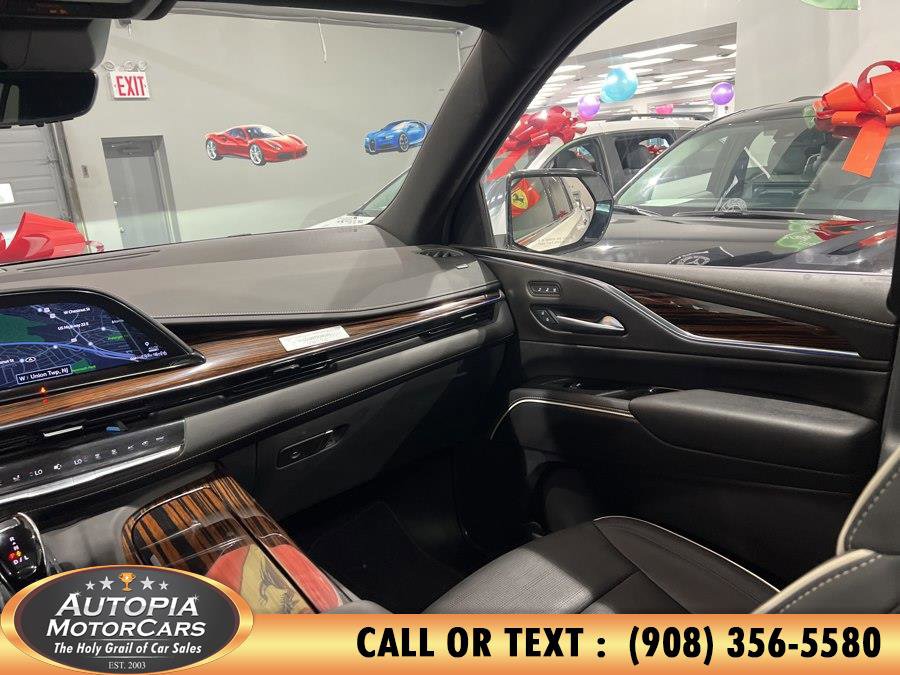 Used 2024 Cadillac Escalade Premium Luxury image 28