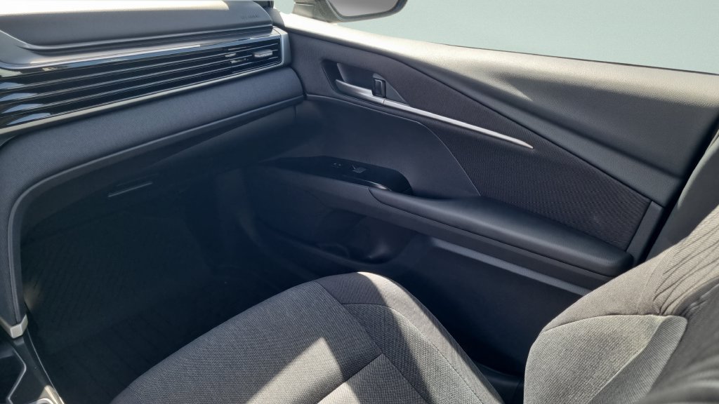 Used 2026 Toyota Camry LE FWD image 13
