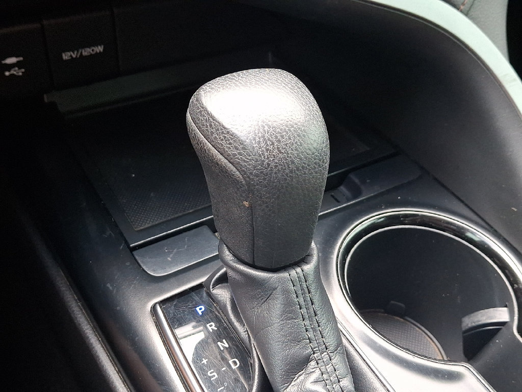 Used 2019 Toyota Camry LE w/ Convenience Package FWD image 14