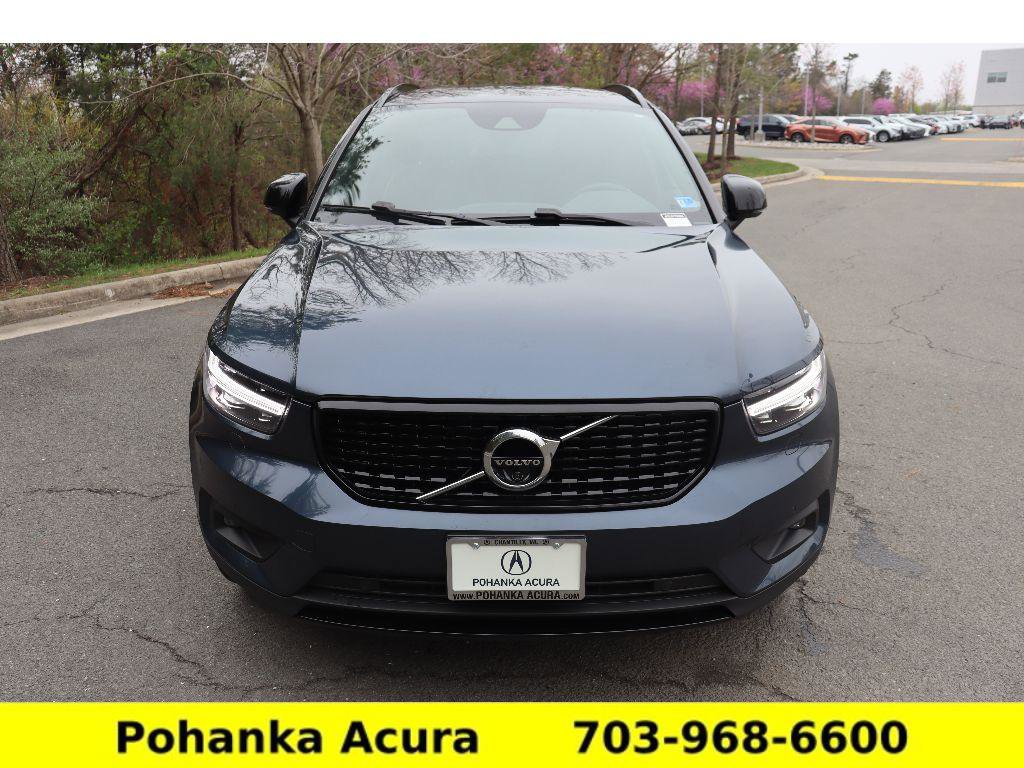 Used 2022 Volvo XC40 T5 R-Design w/ Advanced Package image 2