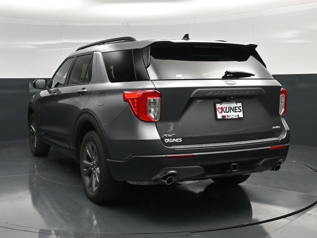 Used 2023 Ford Explorer XLT w/ Equipment Group 202A AWD/4WD image 10