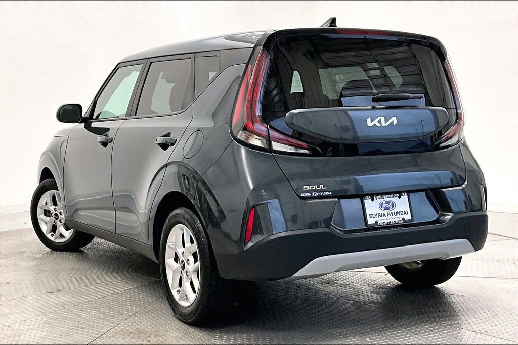Used 2023 Kia Soul LX w/ LX Technology Package FWD image 12