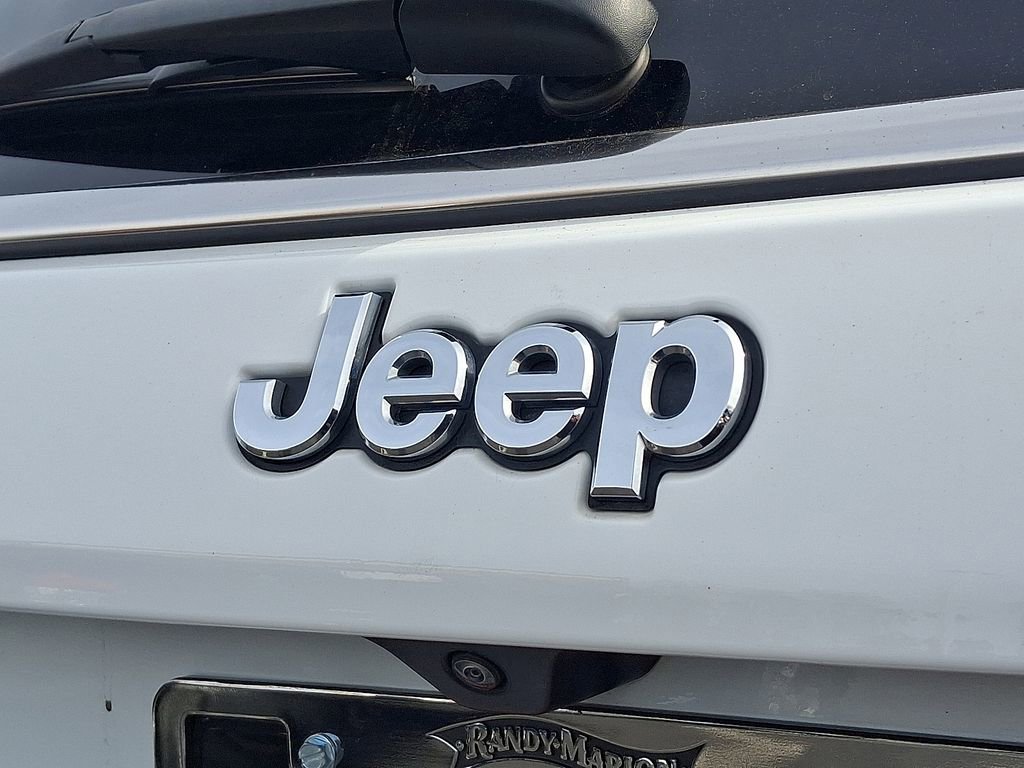 Used 2024 Jeep Compass Latitude image 30