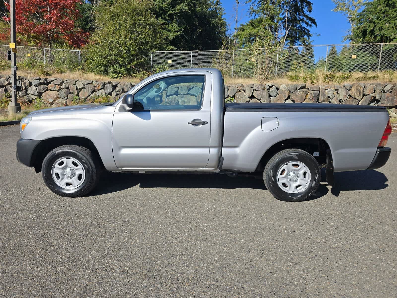 Used 2014 Toyota Tacoma 2WD Regular Cab image 3