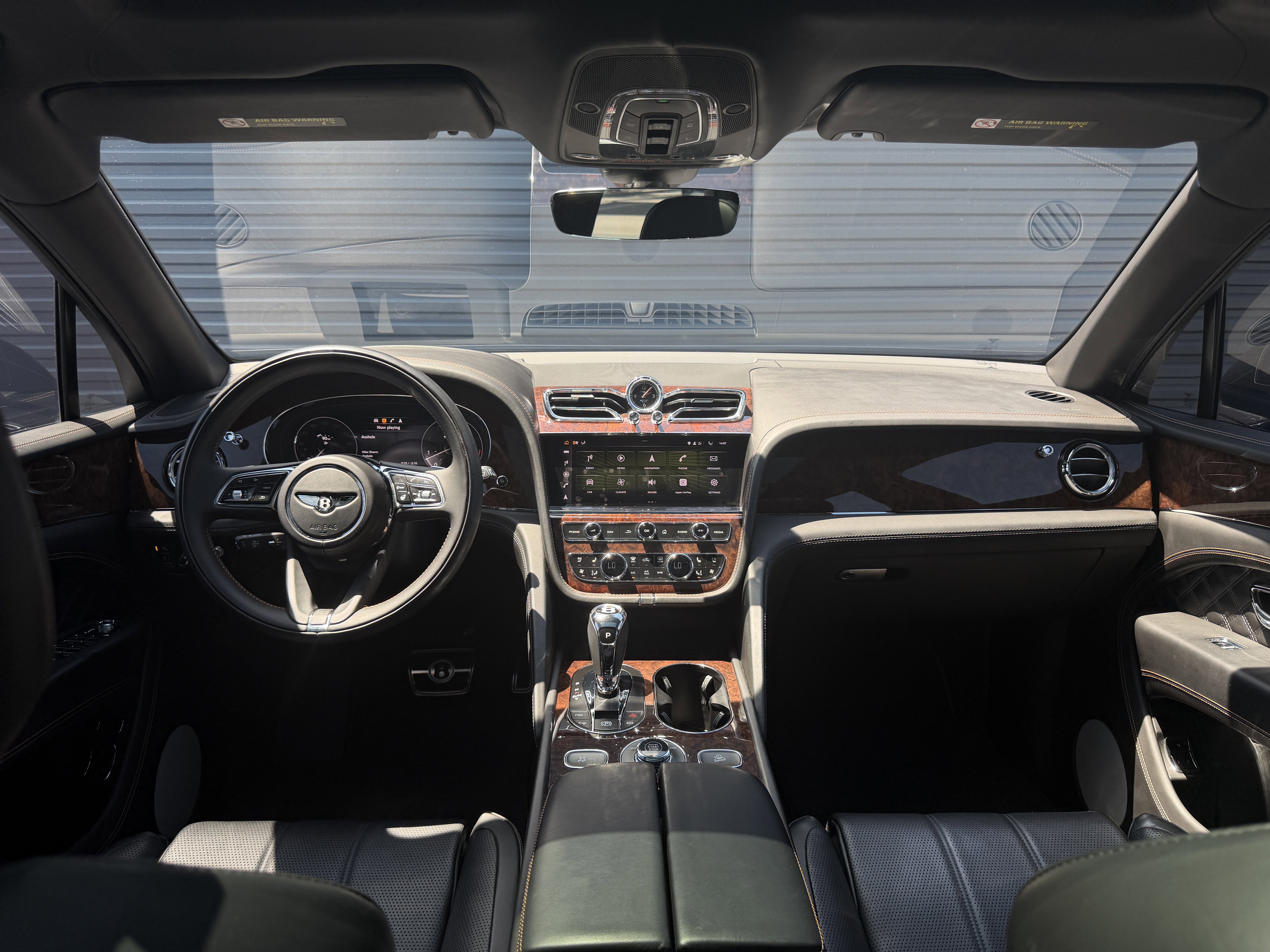 Used 2022 Bentley Bentayga image 27