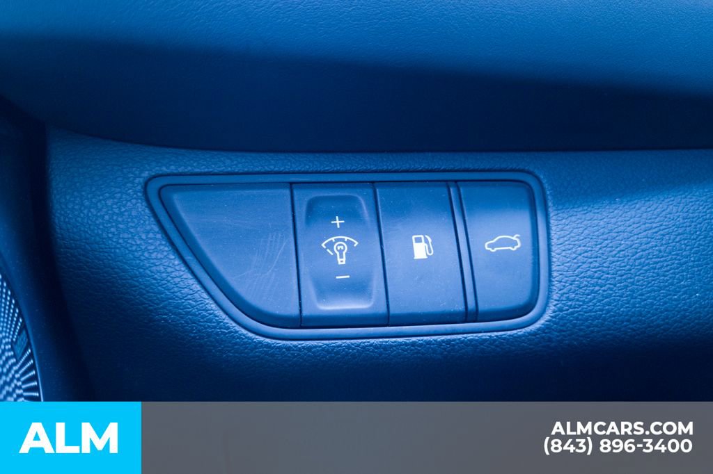 Used 2023 Genesis G70 2.0T w/ Sport Prestige Package image 37