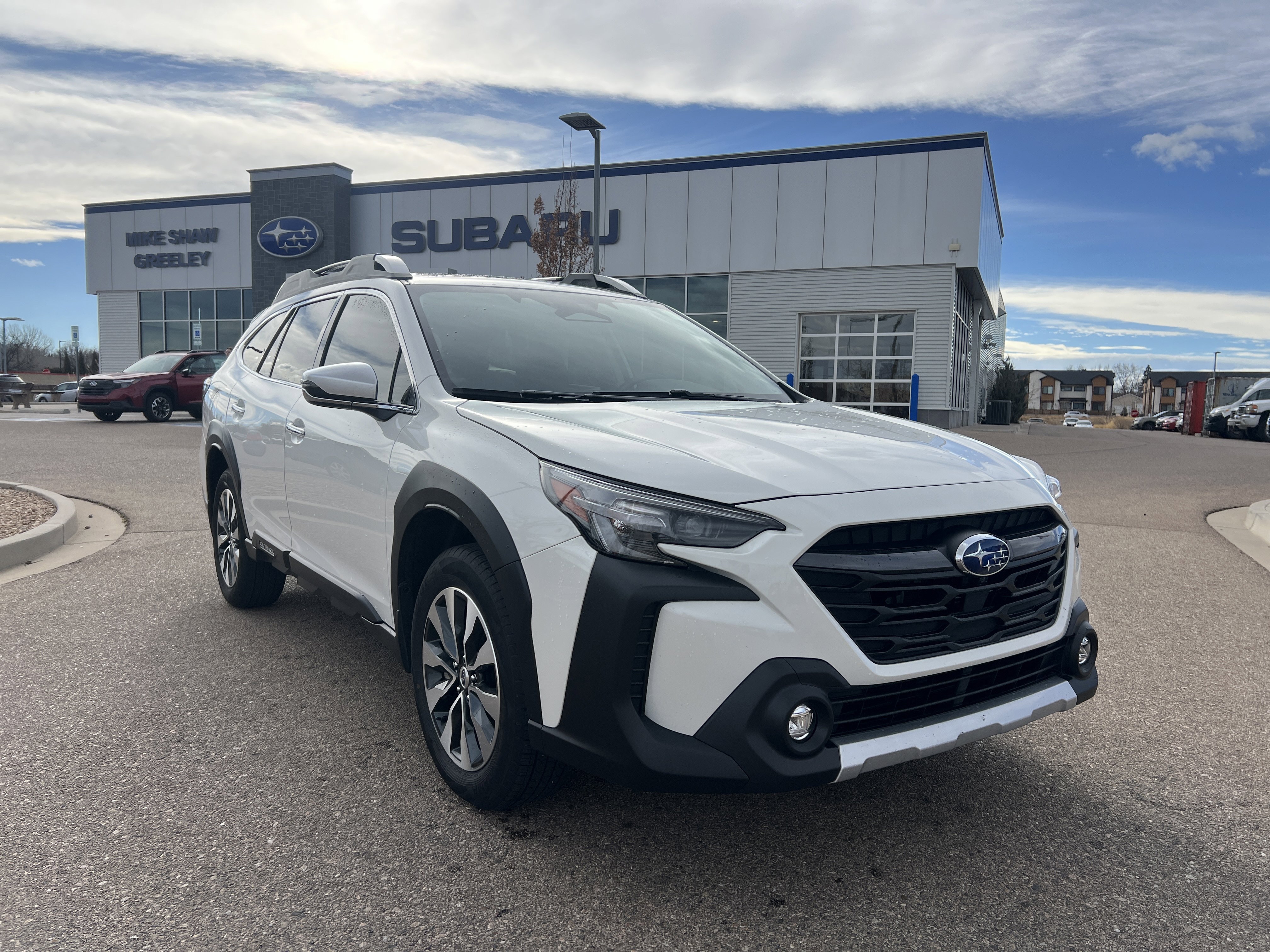 Used 2025 Subaru Outback Touring w/ Popular Package #2 image 8