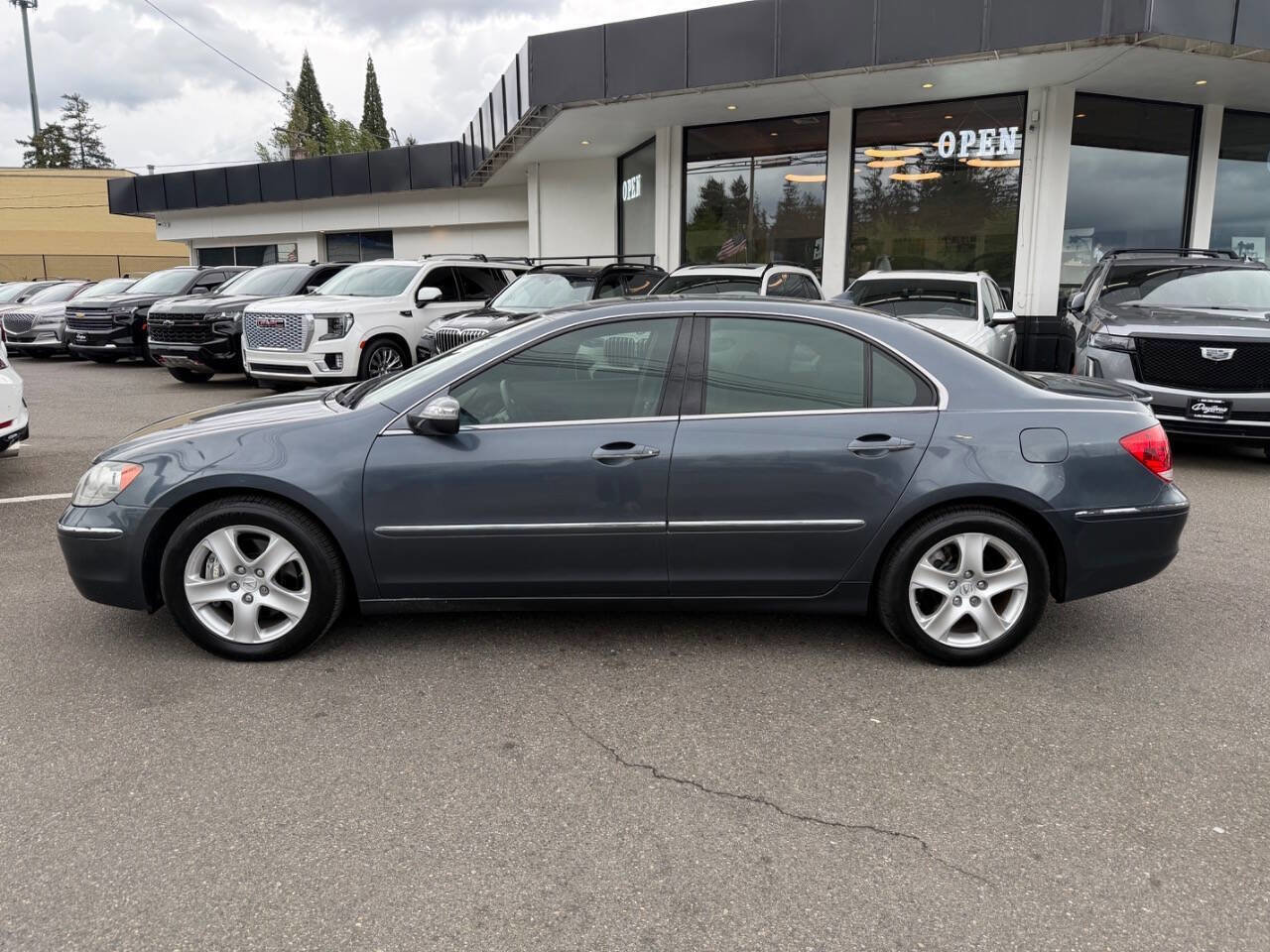 Used 2005 Acura RL AWD/4WD image 2