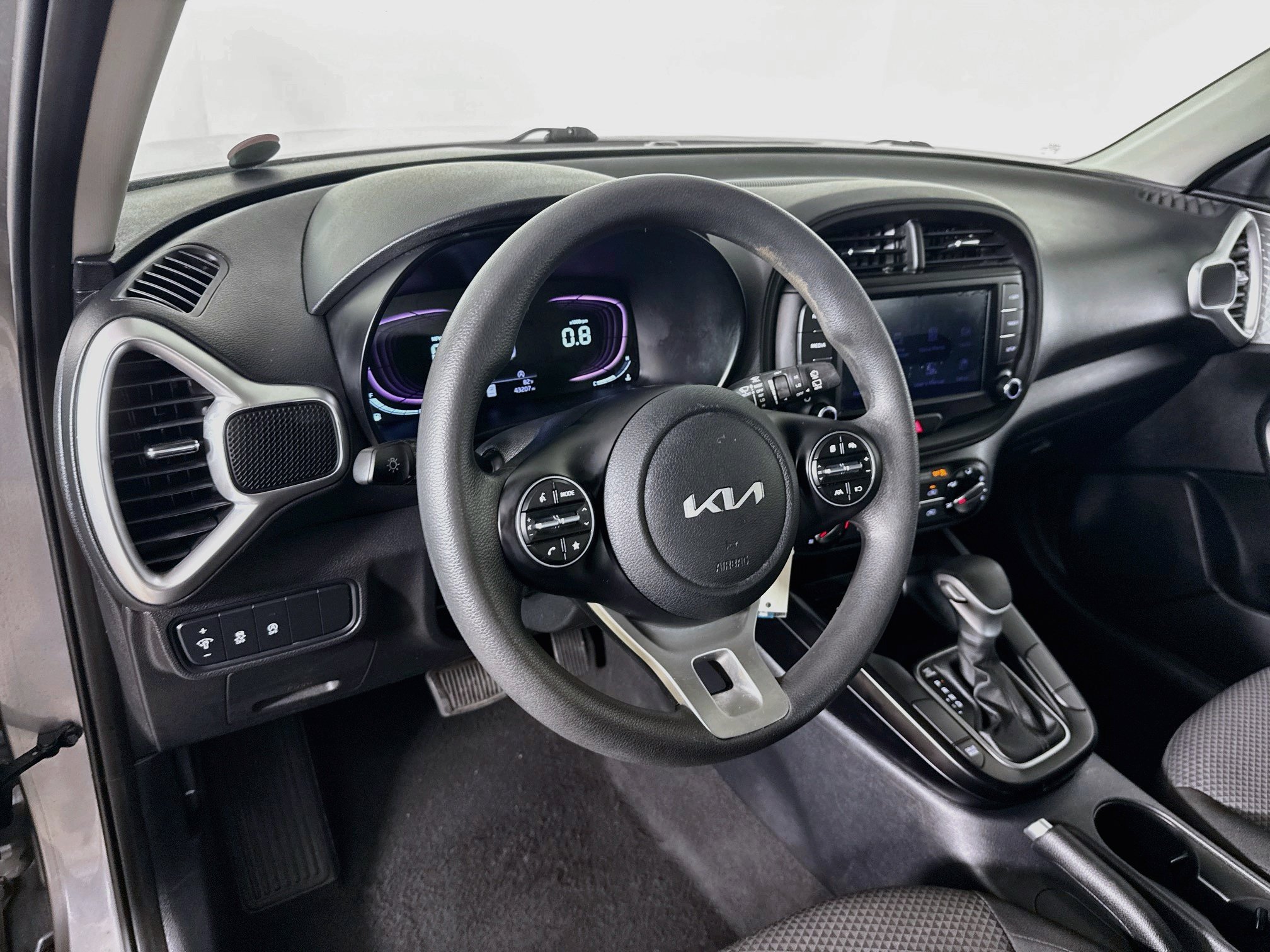 Used 2023 Kia Soul LX w/ Option Group 015 FWD image 8