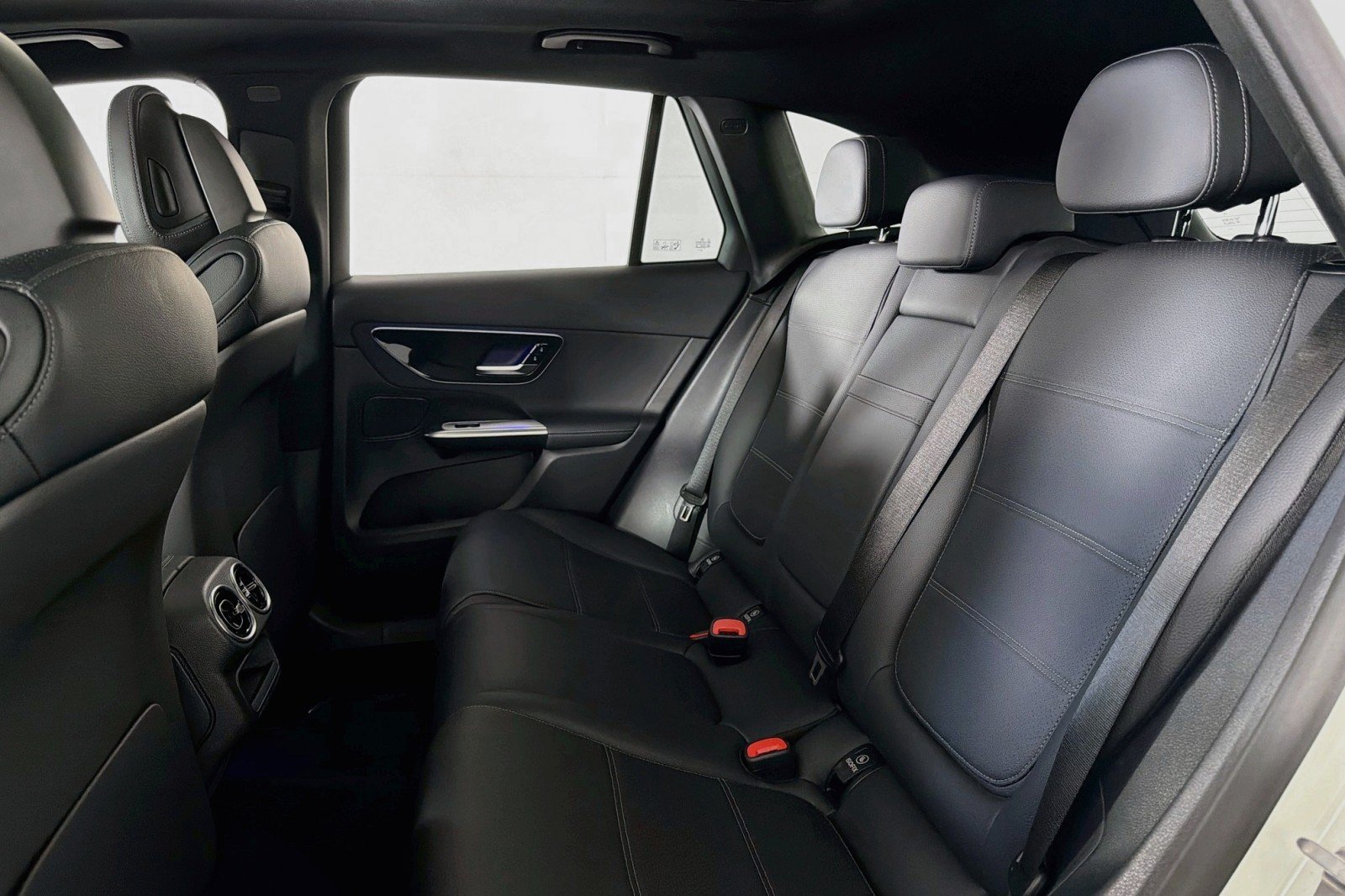 Certified 2026 Mercedes-Benz GLC 300 image 9