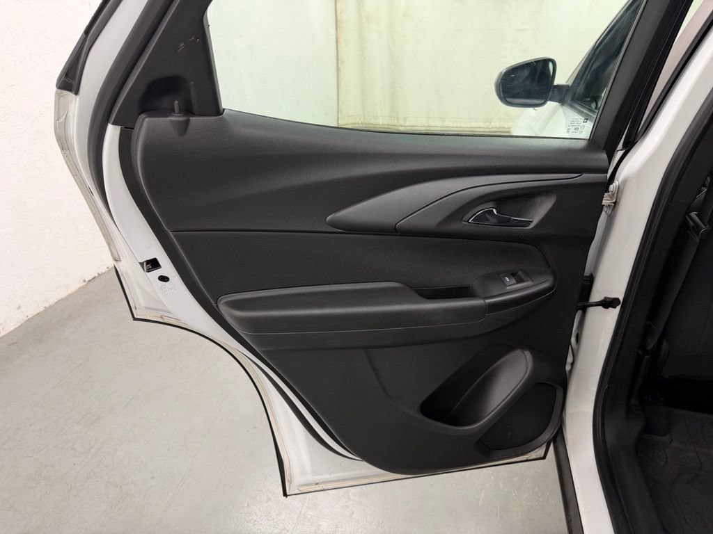 Used 2021 Chevrolet TrailBlazer LS FWD image 14