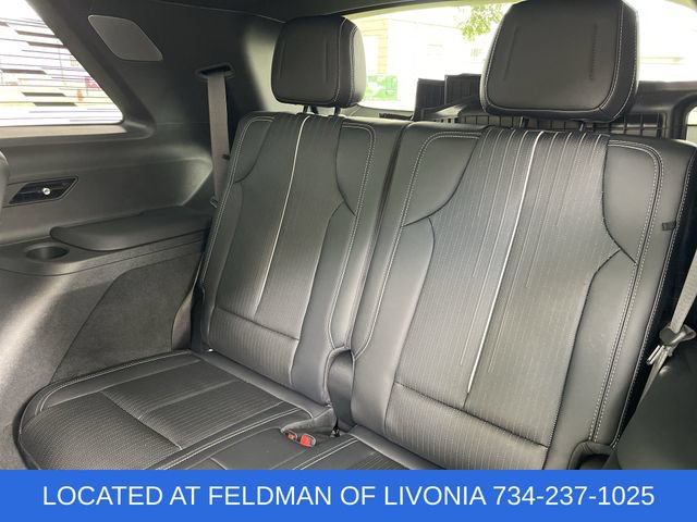 Certified 2026 Cadillac Vistiq Sport w/ LPO, Floor Liner Package AWD/4WD image 39