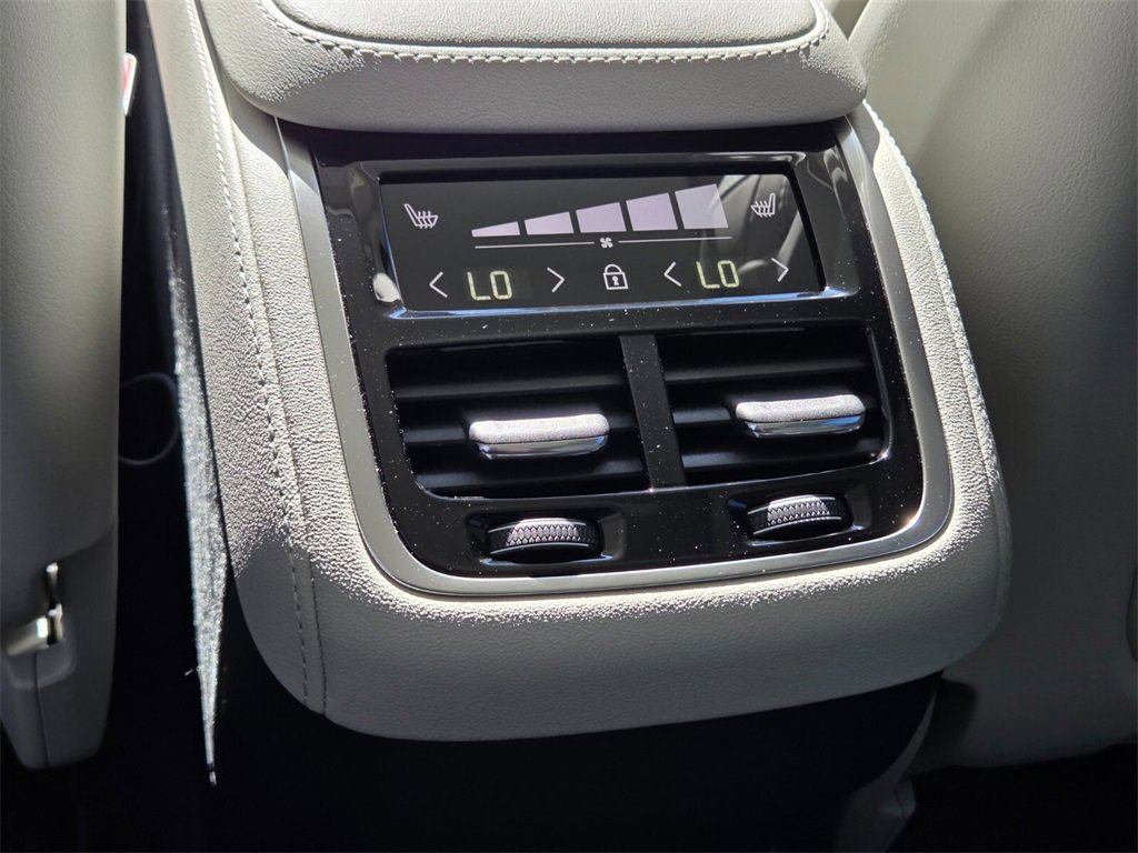 New 2026 Volvo XC90 B6 Ultra w/ Protection Package image 13