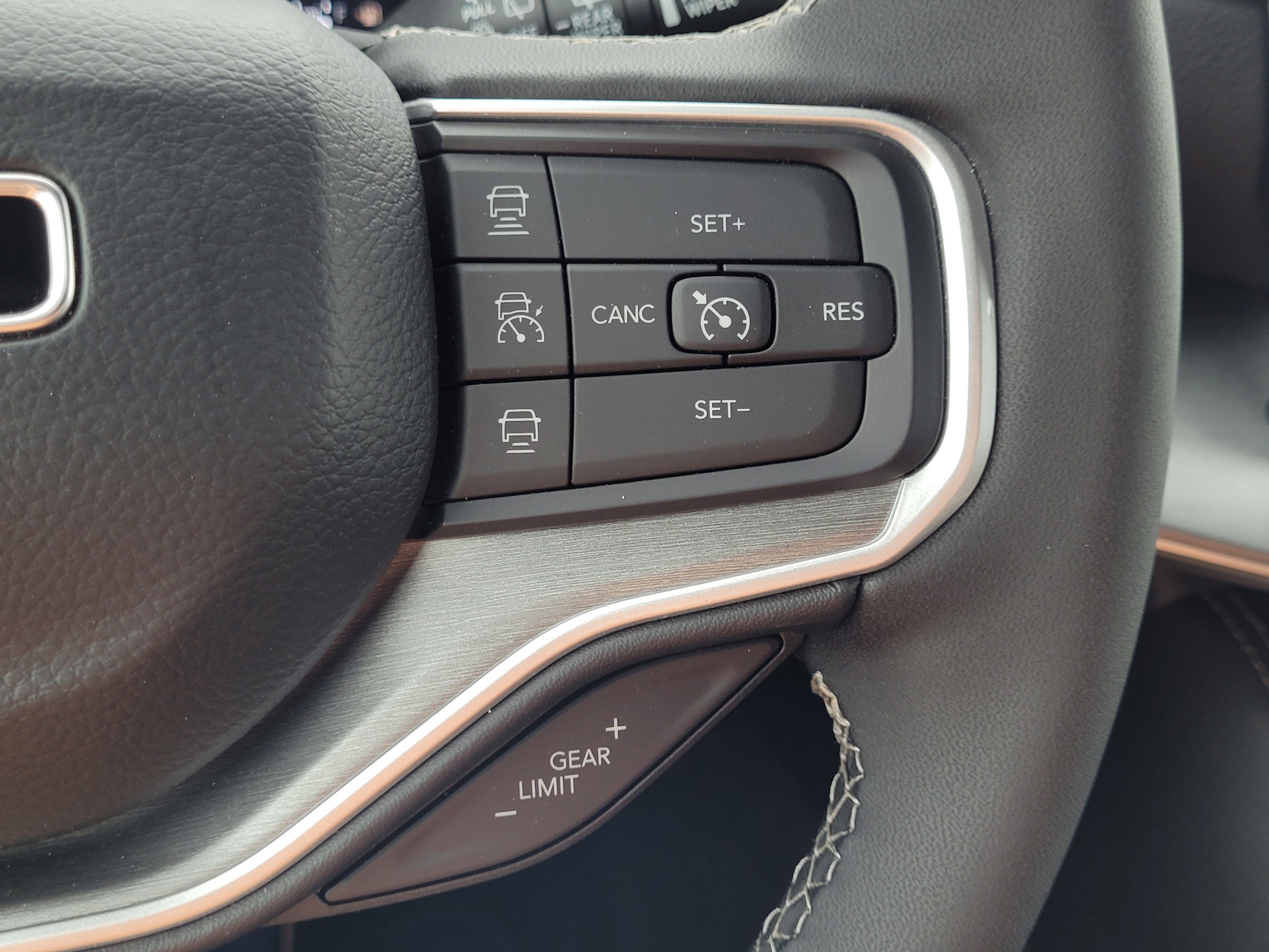 New 2025 Jeep Wagoneer 4WD w/ Premium Group I image 19