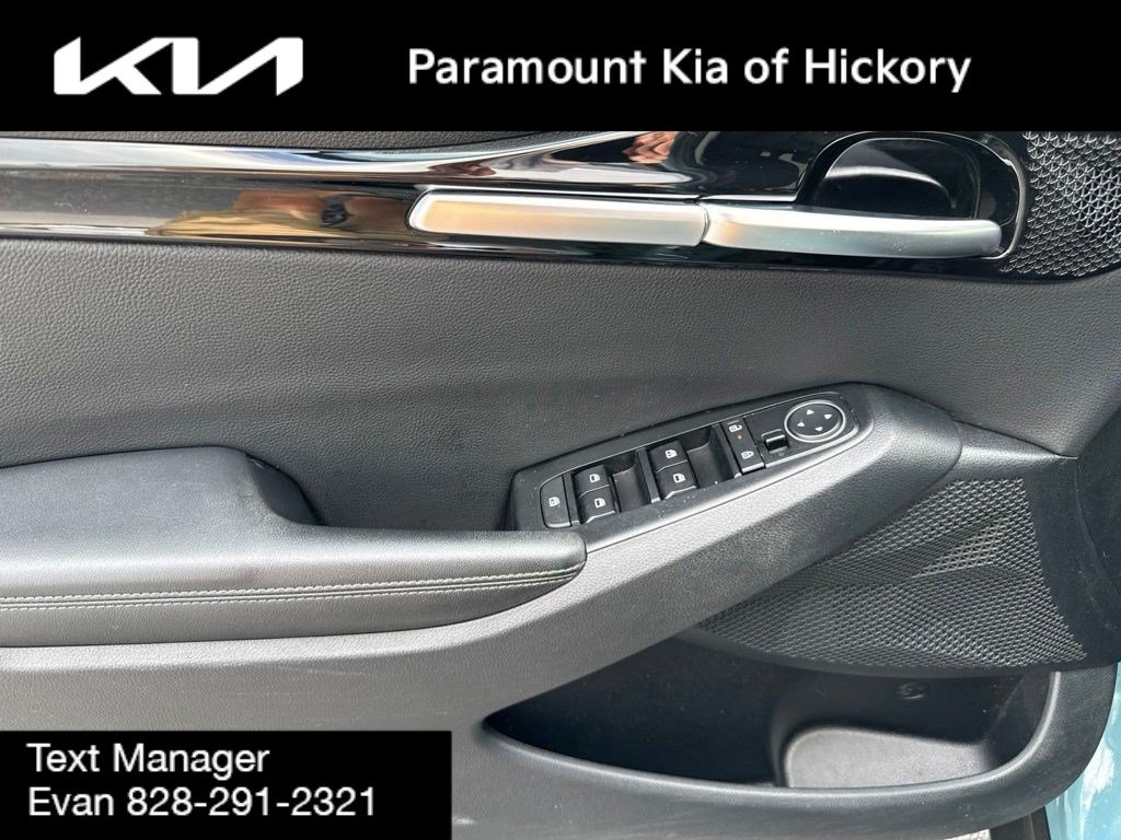Used 2025 Kia Seltos EX FWD image 17