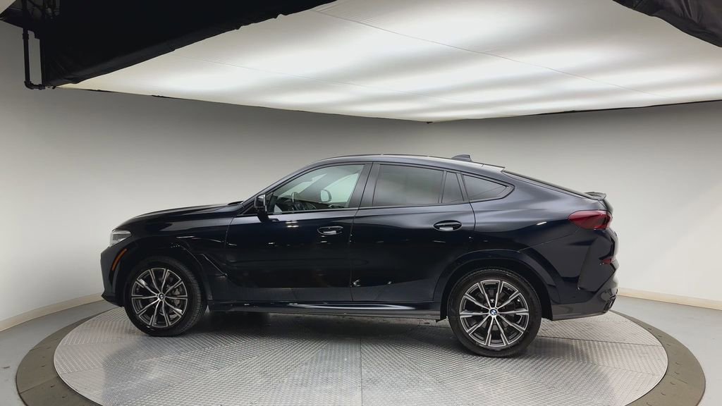 Used 2022 BMW X6 xDrive40i w/ M Sport Package image 5