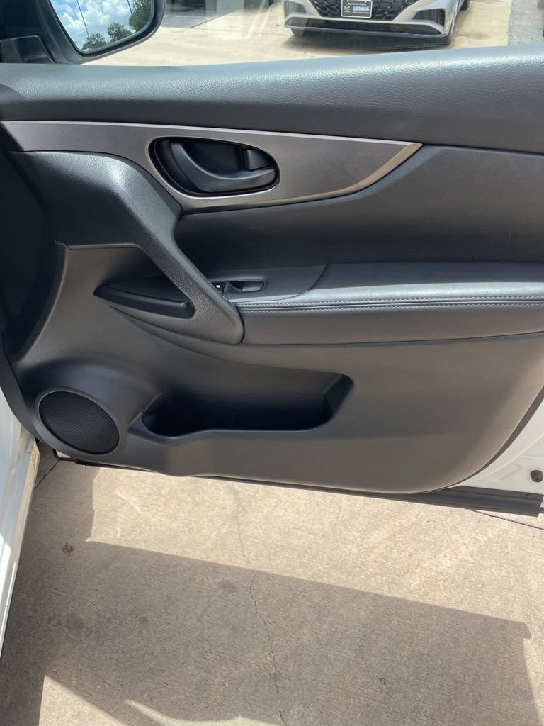 Used 2019 Nissan Rogue Sport S AWD/4WD image 30