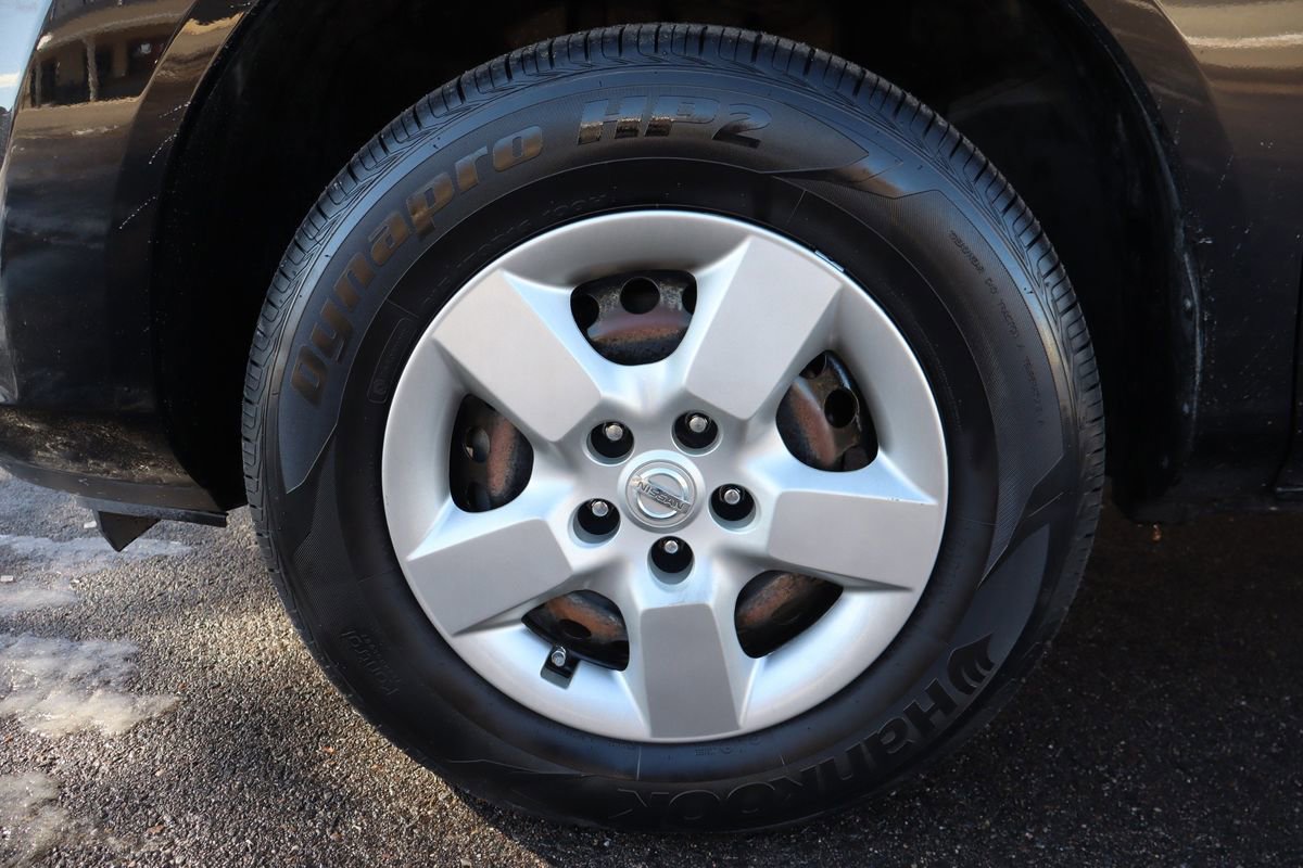 Used 2014 Nissan Rogue S image 39