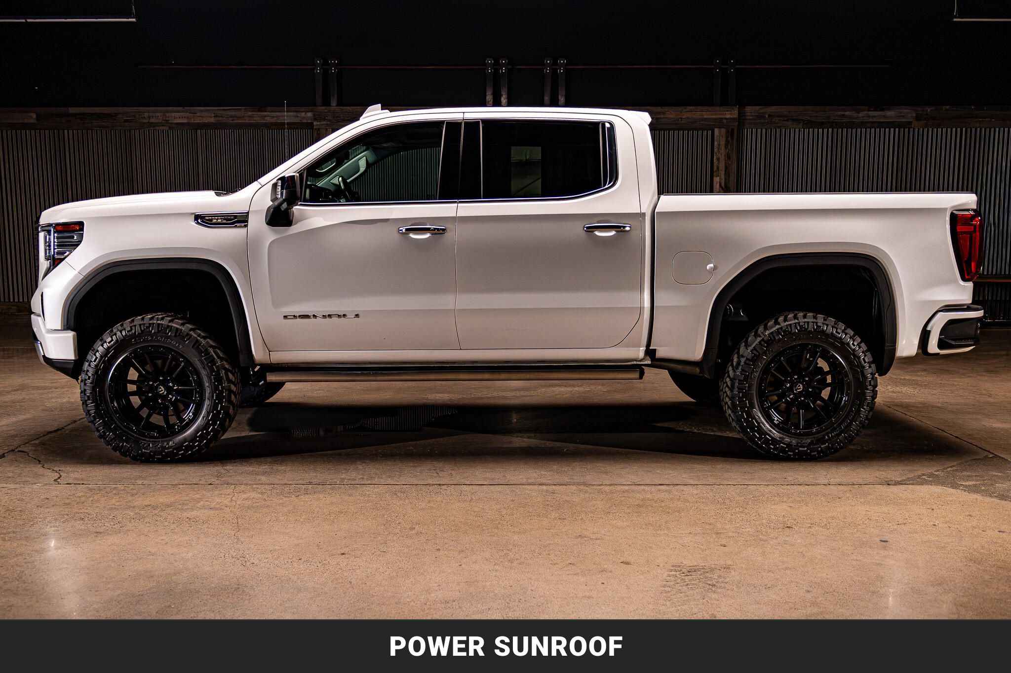 Used 2023 GMC Sierra 1500 Denali w/ Denali Carbonpro Edition AWD/4WD image 6