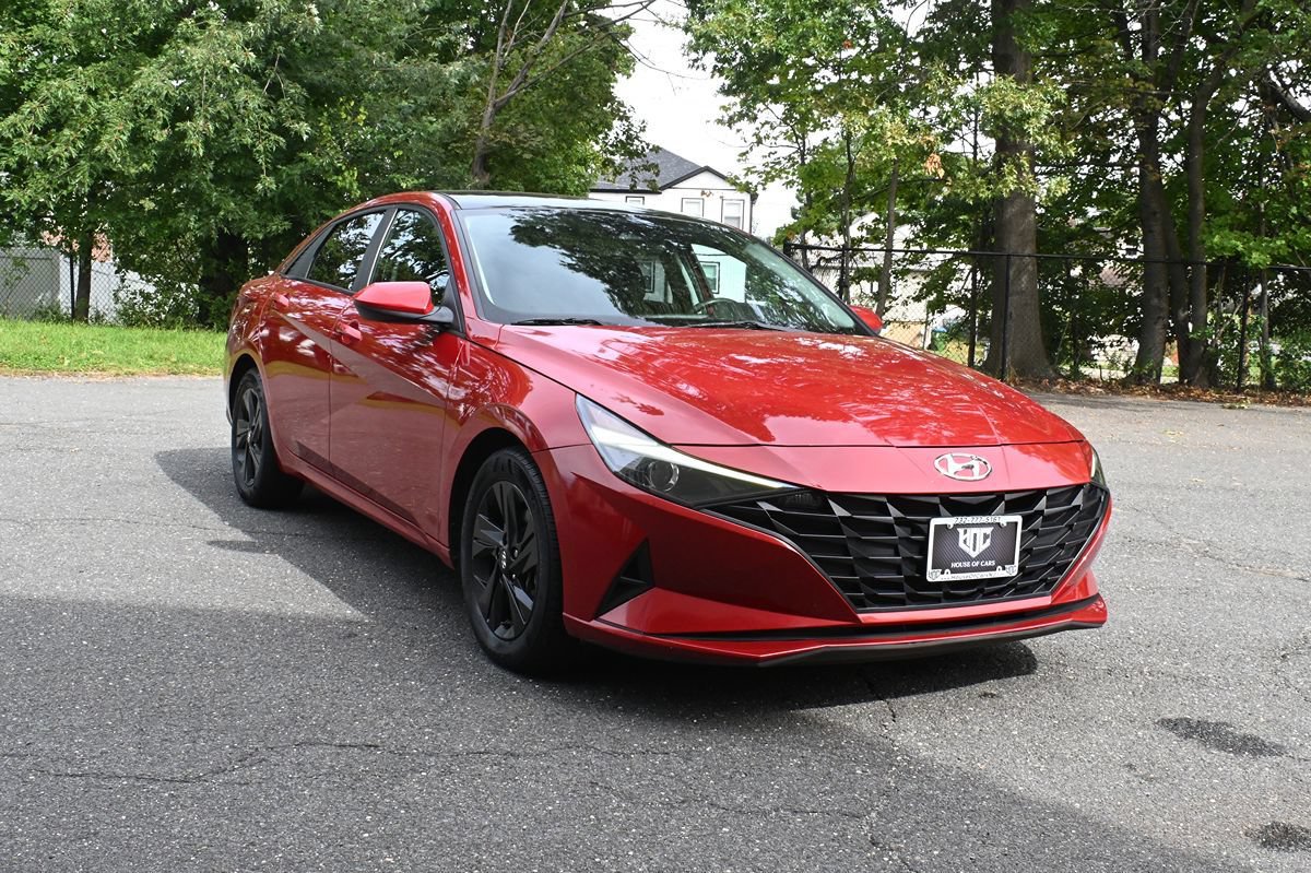 Used 2022 Hyundai Elantra SEL FWD image 5